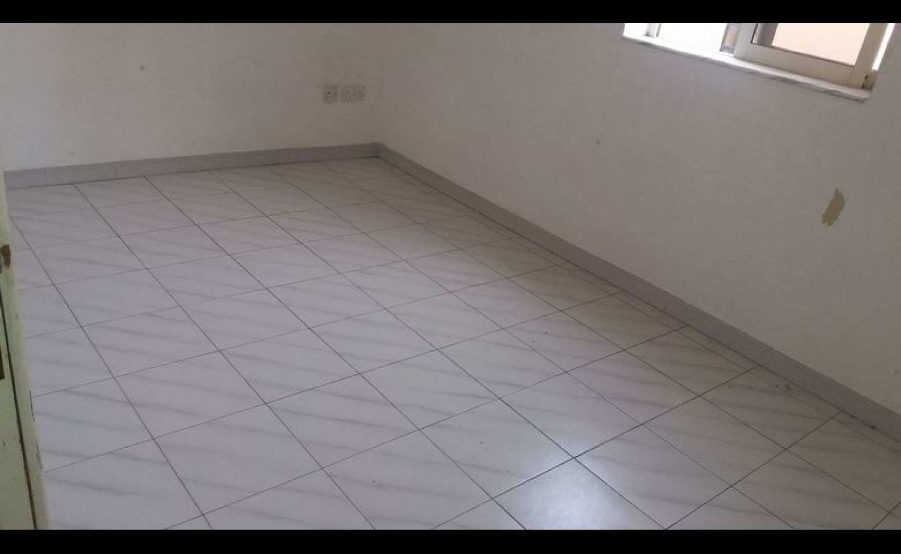 Unfurnished 3 bedroom Maisonette in St Julians with terrace and country views for rent and garage