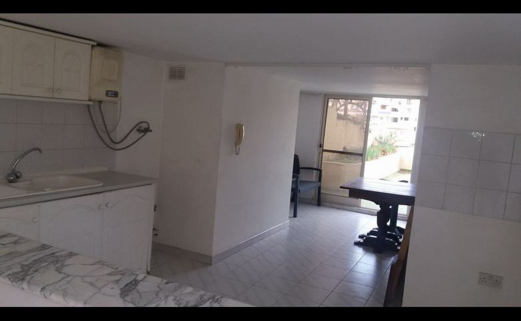 Unfurnished 3 bedroom Maisonette in St Julians with terrace and country views for rent and garage