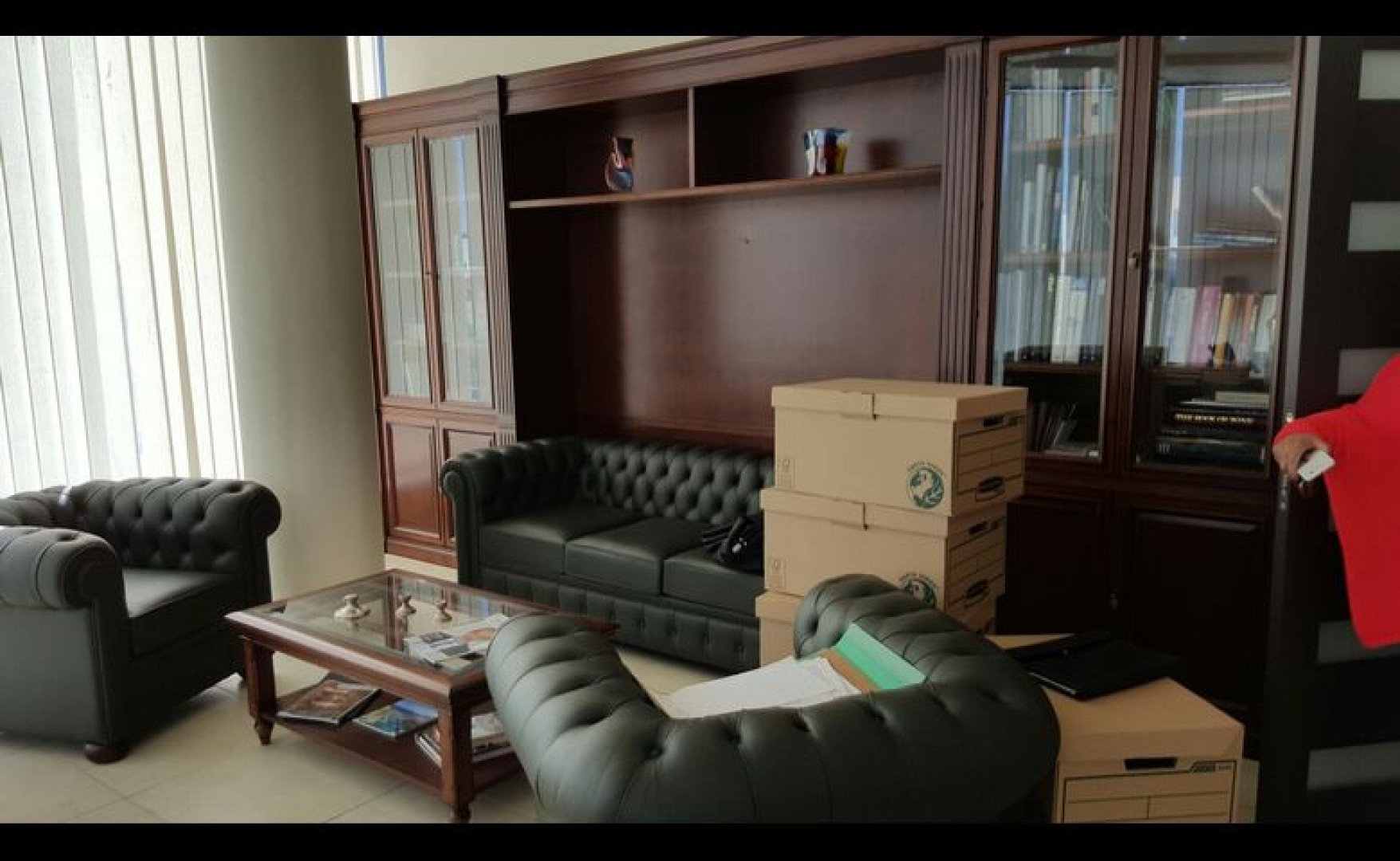 Office / Shop to let Malta: 600sqm showroom for rent in Zebbug