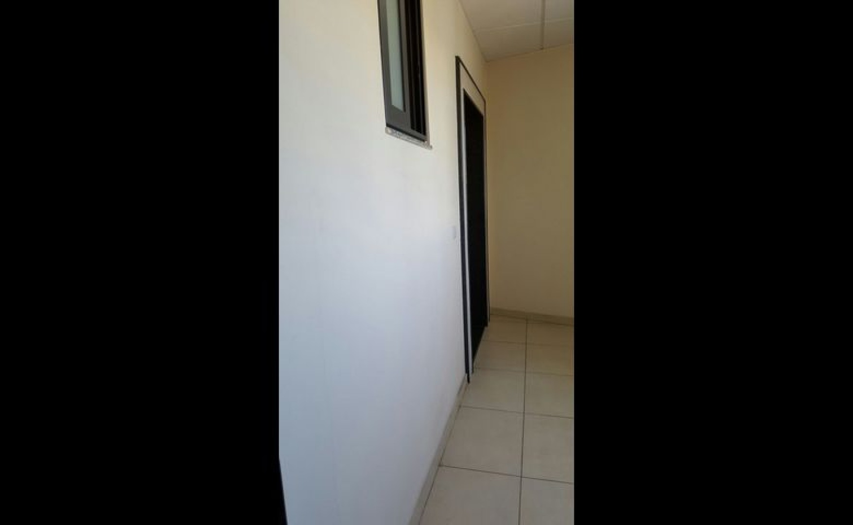 Office / Shop to let Malta: 600sqm showroom for rent in Zebbug