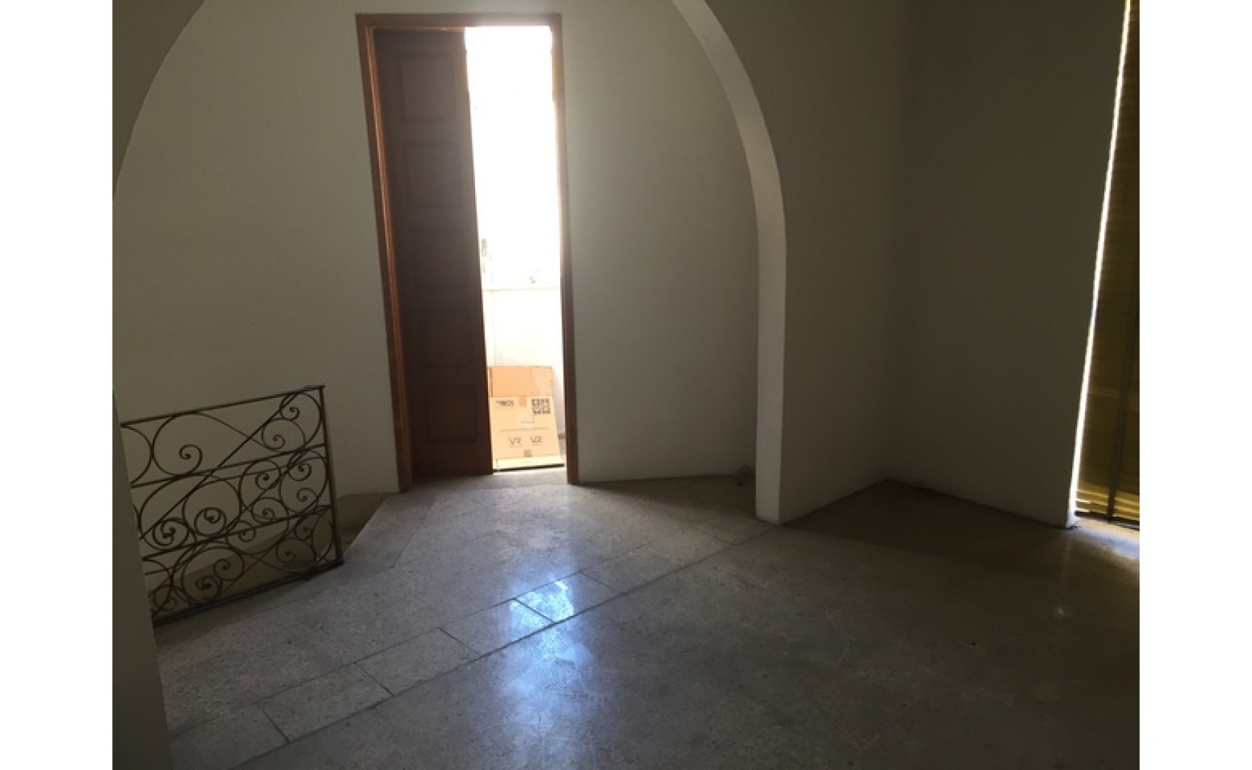 Office for rent in Malta: 100sqm corner property to let in Qormi