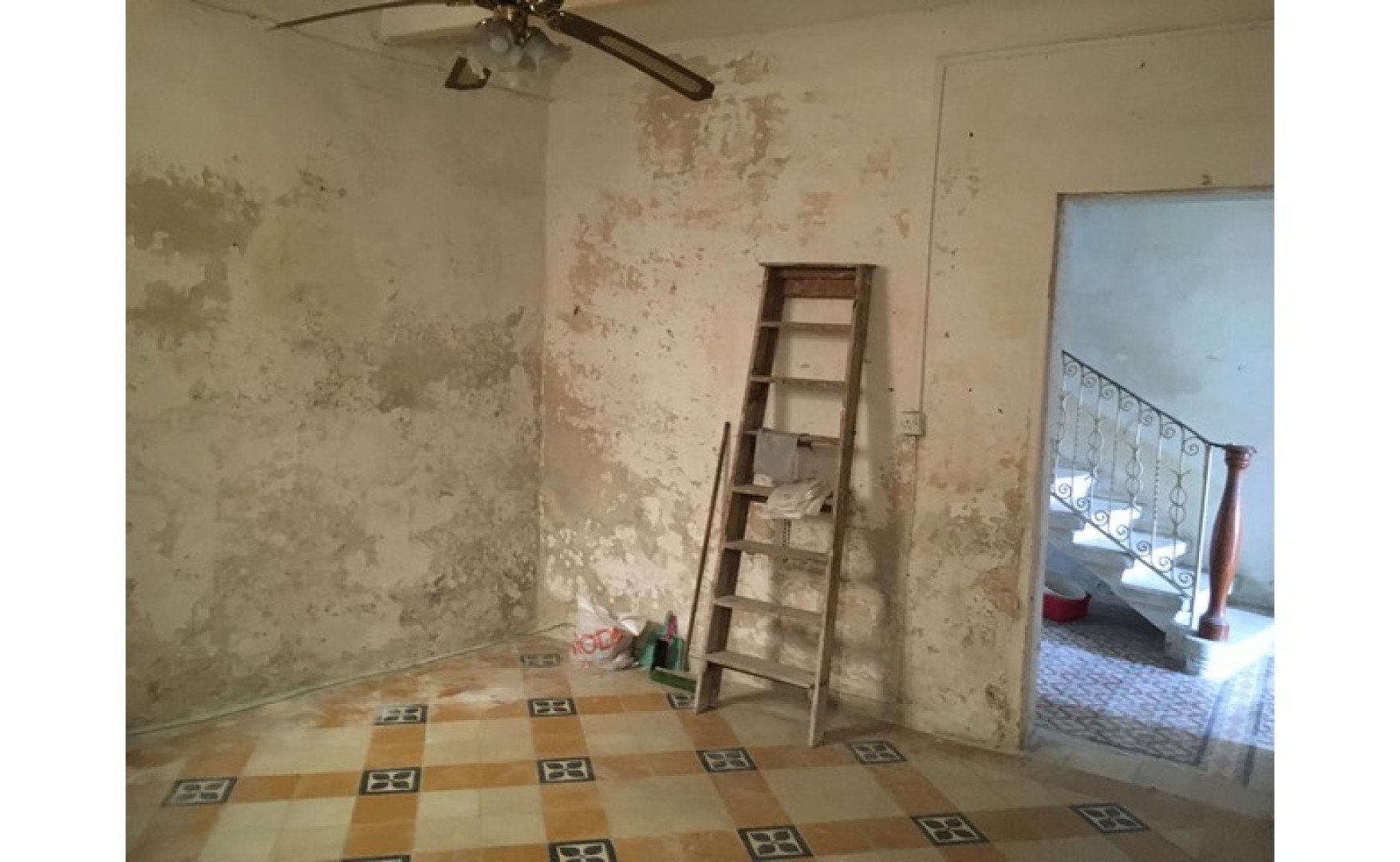 Real estate Malta: Unconverted Townhouse For SALE with 4 bedrooms and Roof Terrace with Seaviews