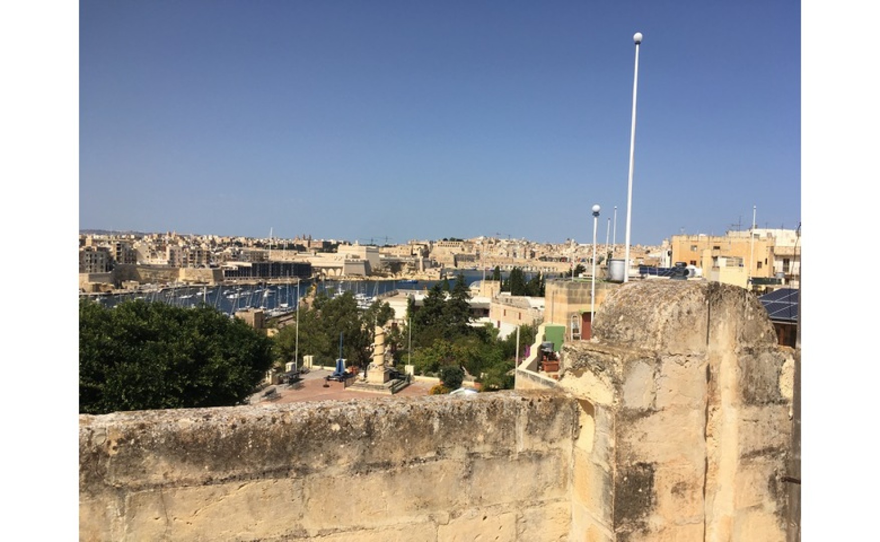 Real estate Malta: Unconverted Townhouse For SALE with 4 bedrooms and Roof Terrace with Seaviews