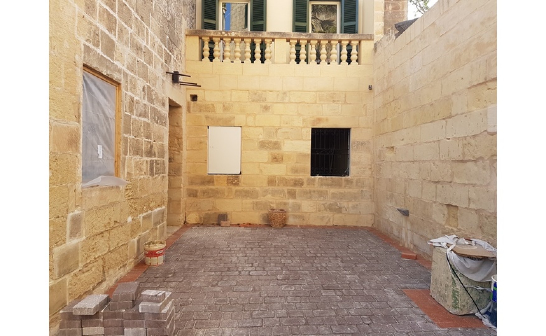 Offices for rent in Malta: 150sqm property for rent in B'bugia