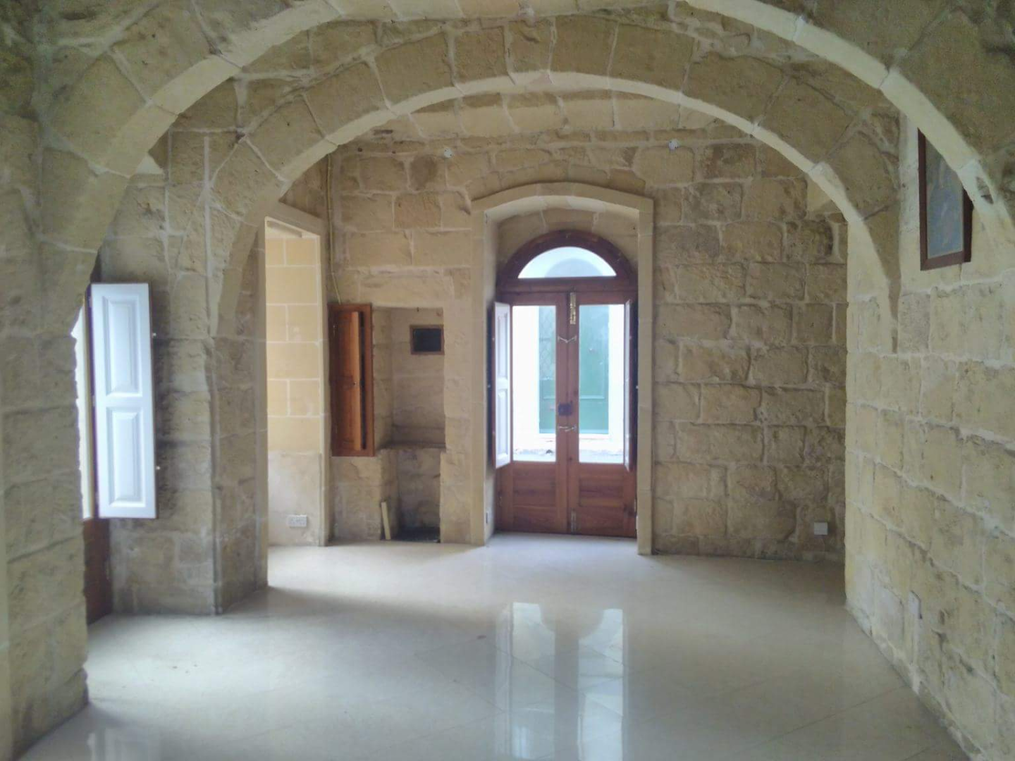 Real Estate Gozo: Shop for Sale in Victoria