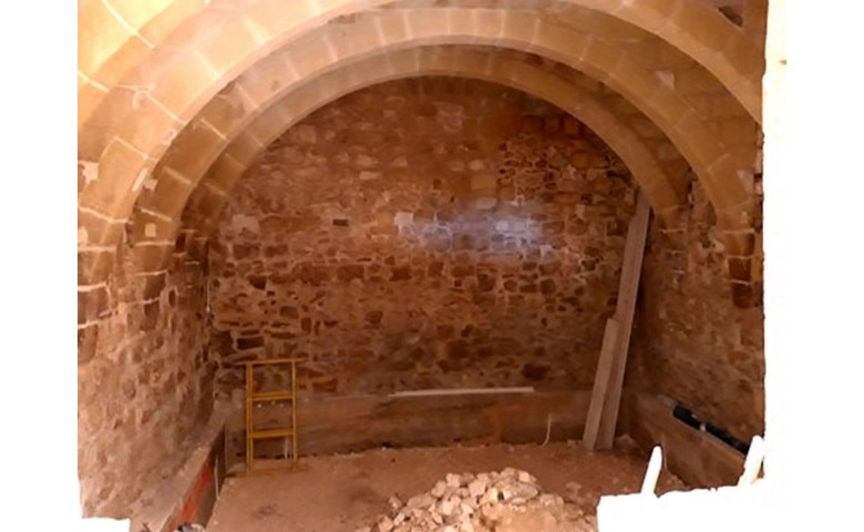 Restaurant to let Malta: Rabat huge 4 levels restaurant for rent in a 550 years old Bottega