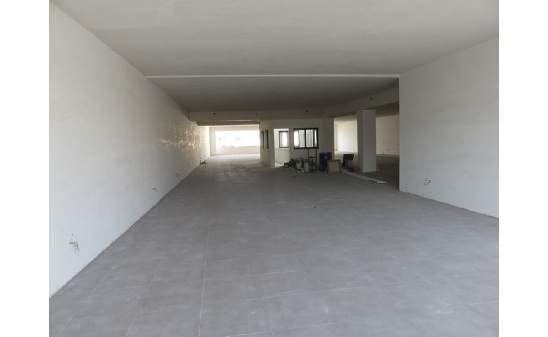 Malta warehouse: Qormi 570sqm warehouse / showroom for rent