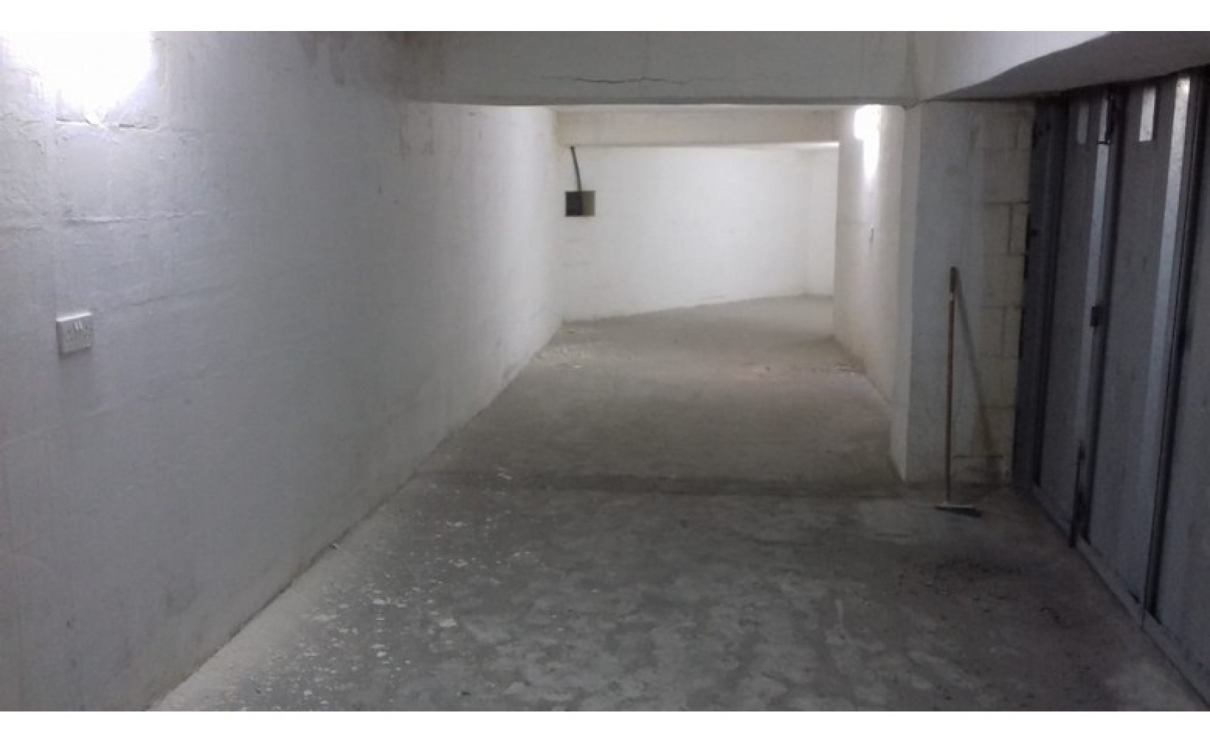 Real estate Malta: Marsascala 4 car semi-basement garage for rent