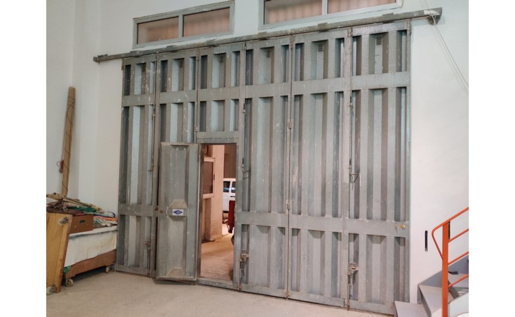 Real estate Malta: New Qormi 250sqm warehouse for rent with permits