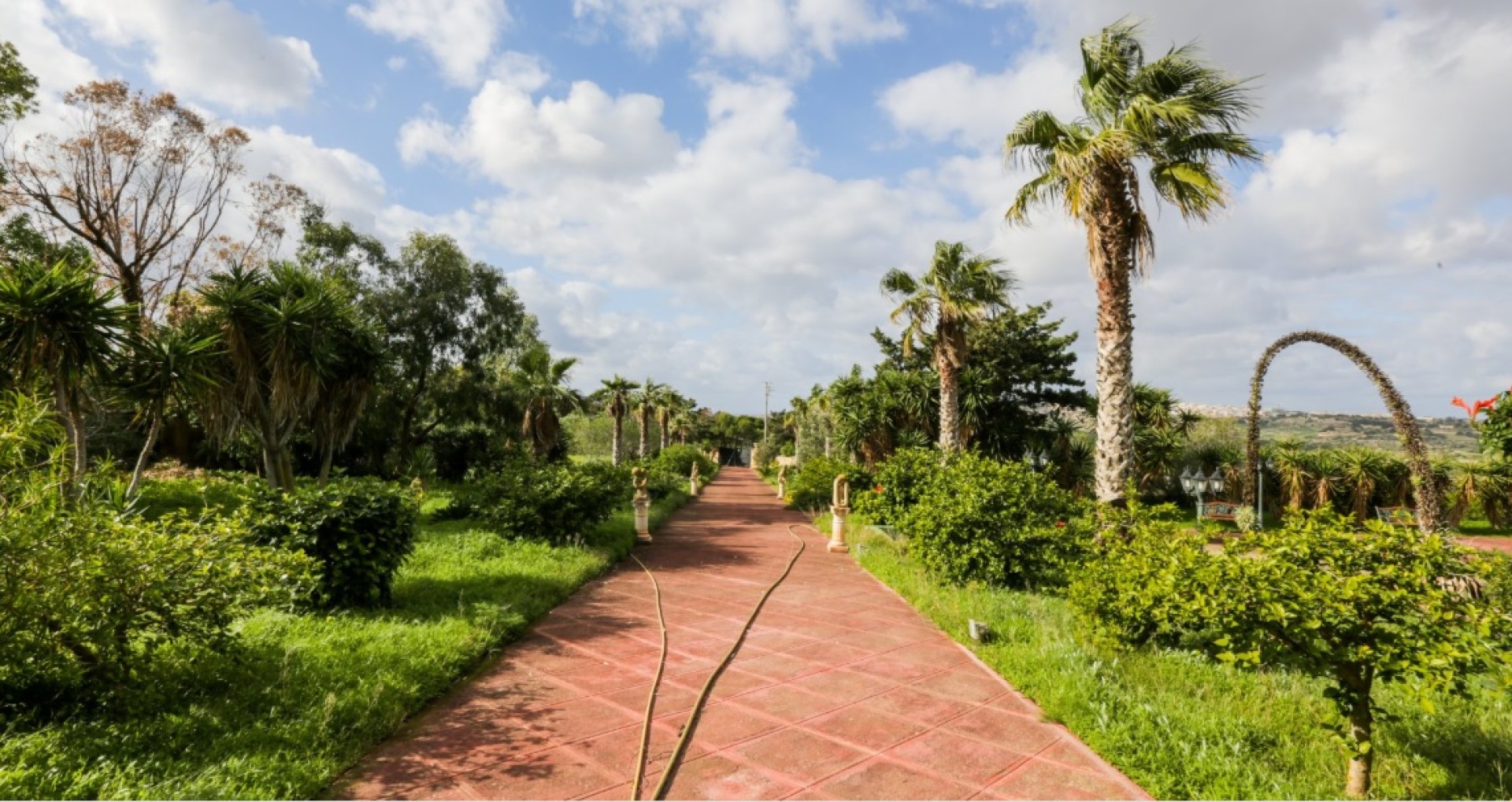 One of a kind Palazzo with Pool and vast Gardens for sale in Wardija