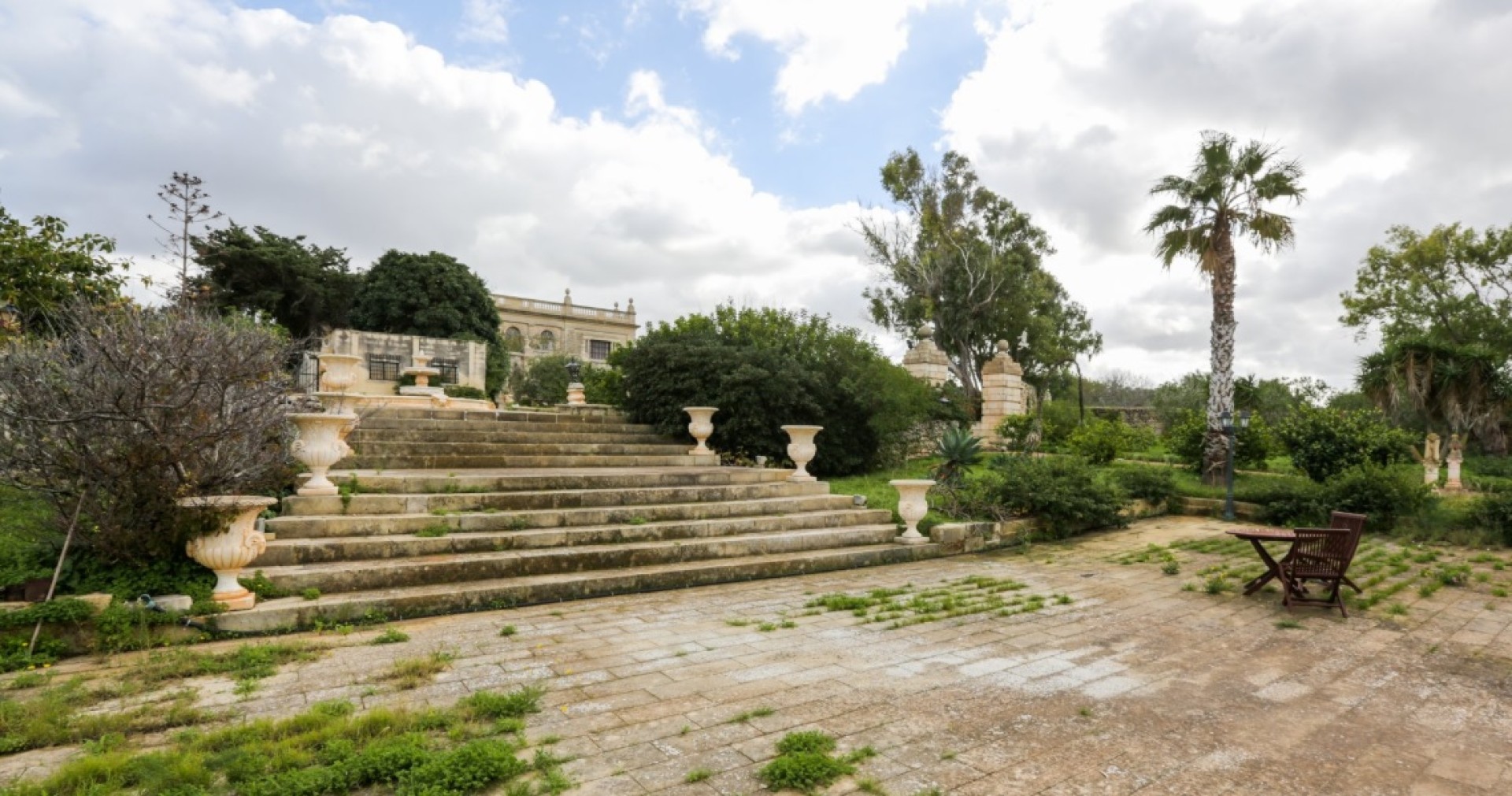 One of a kind Palazzo with Pool and vast Gardens for sale in Wardija