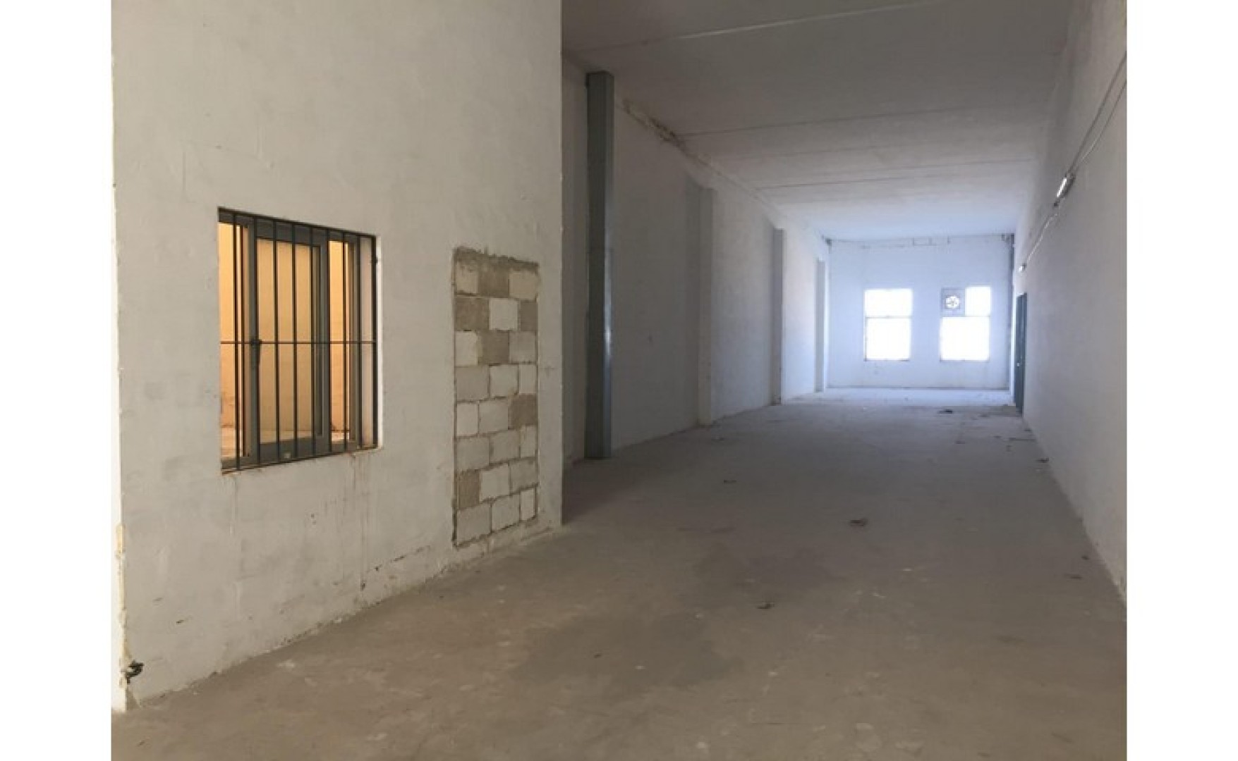 Estate agents Malta: Zebbug 300sqm commercial premises for rent