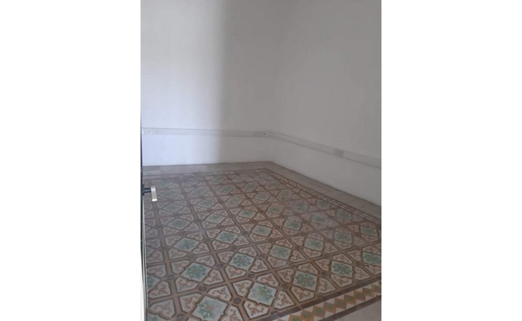 Offices for rent Malta:Central office for rent in Marsa