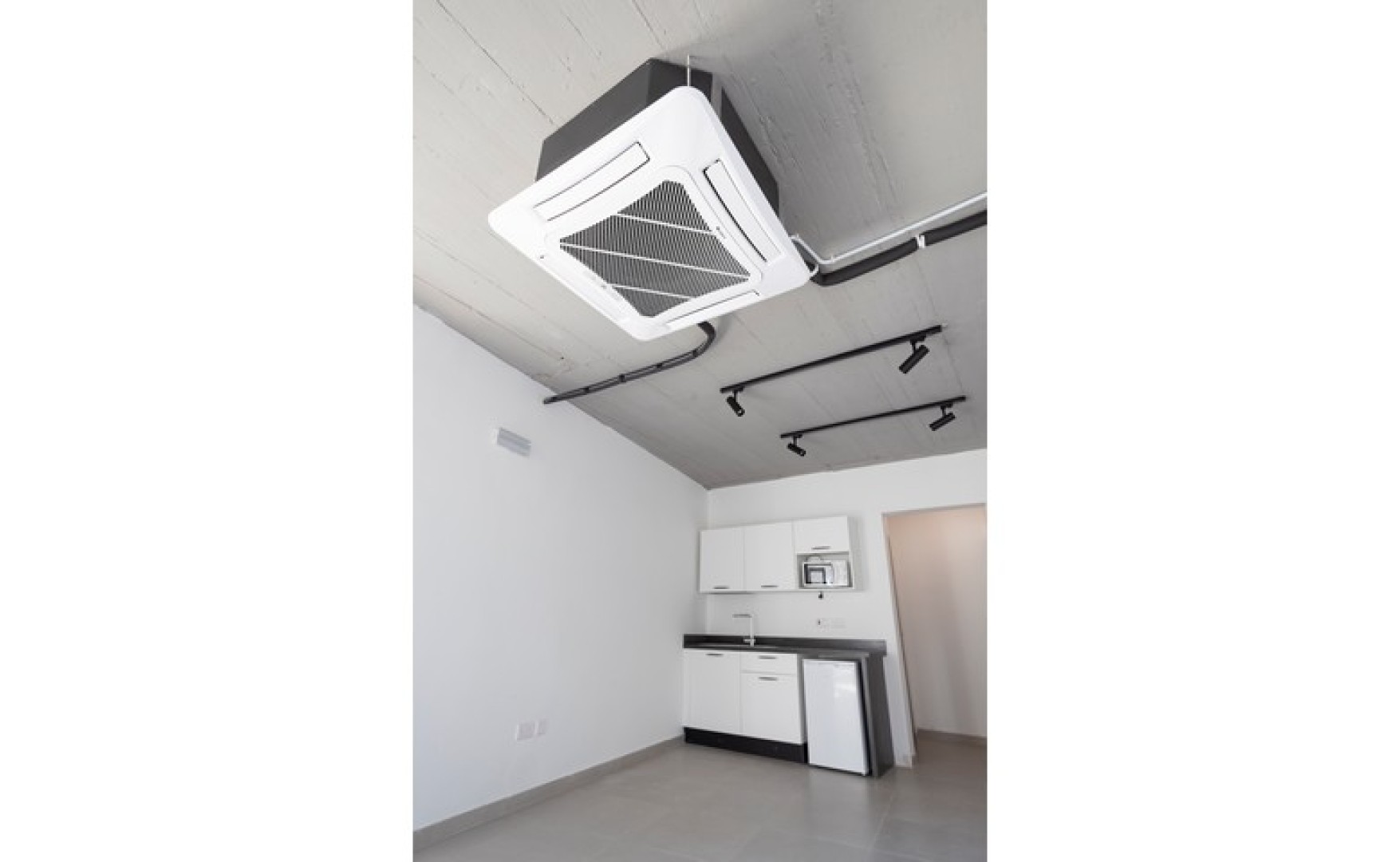 Offices for rent Malta: Central office to let in Marsa with an area of 240sqm