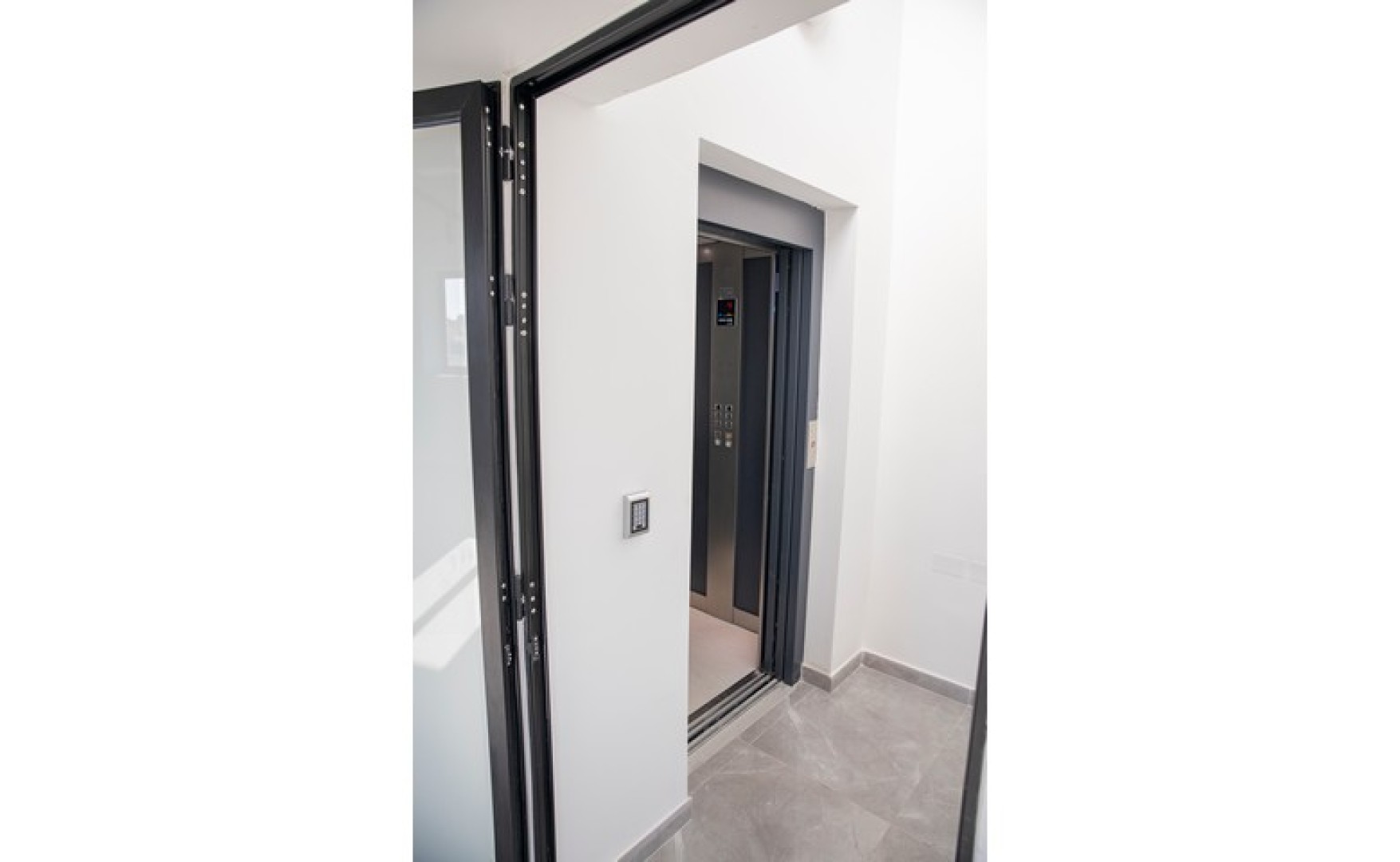 Offices for rent Malta: Central office to let in Marsa with an area of 240sqm
