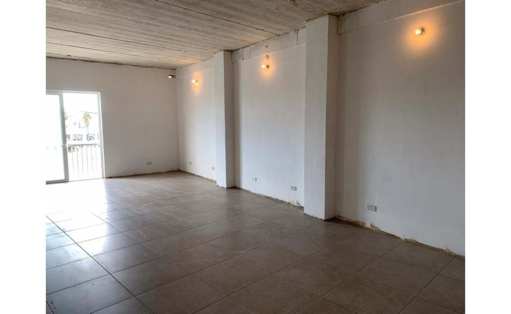 Office to let Malta: Qormi 148sqm commercial premises for rent