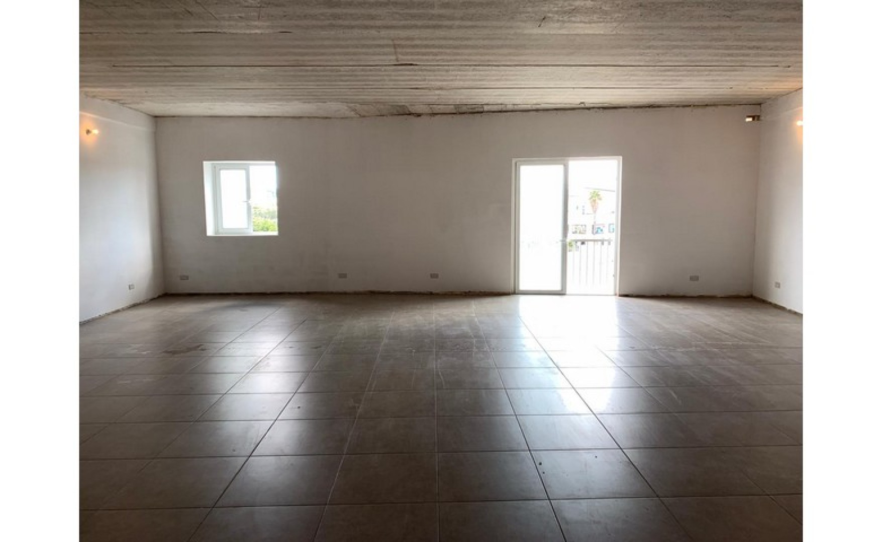 Office to let Malta: Qormi 148sqm commercial premises for rent