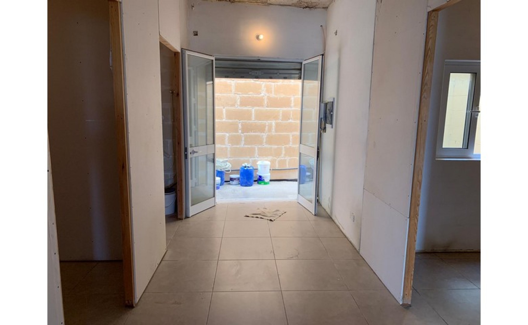 Office to let Malta: Qormi 148sqm commercial premises for rent