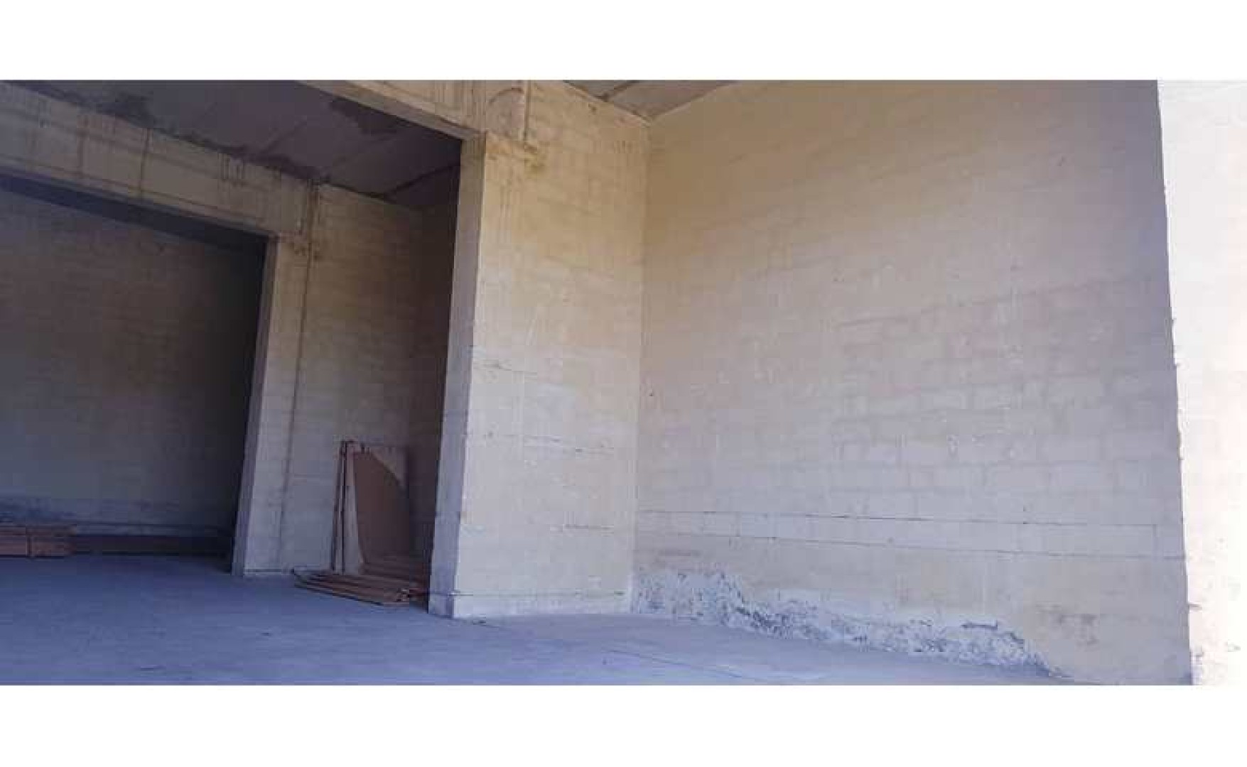 Real estate Malta: 400sqm warehouse for rent in Zebbug