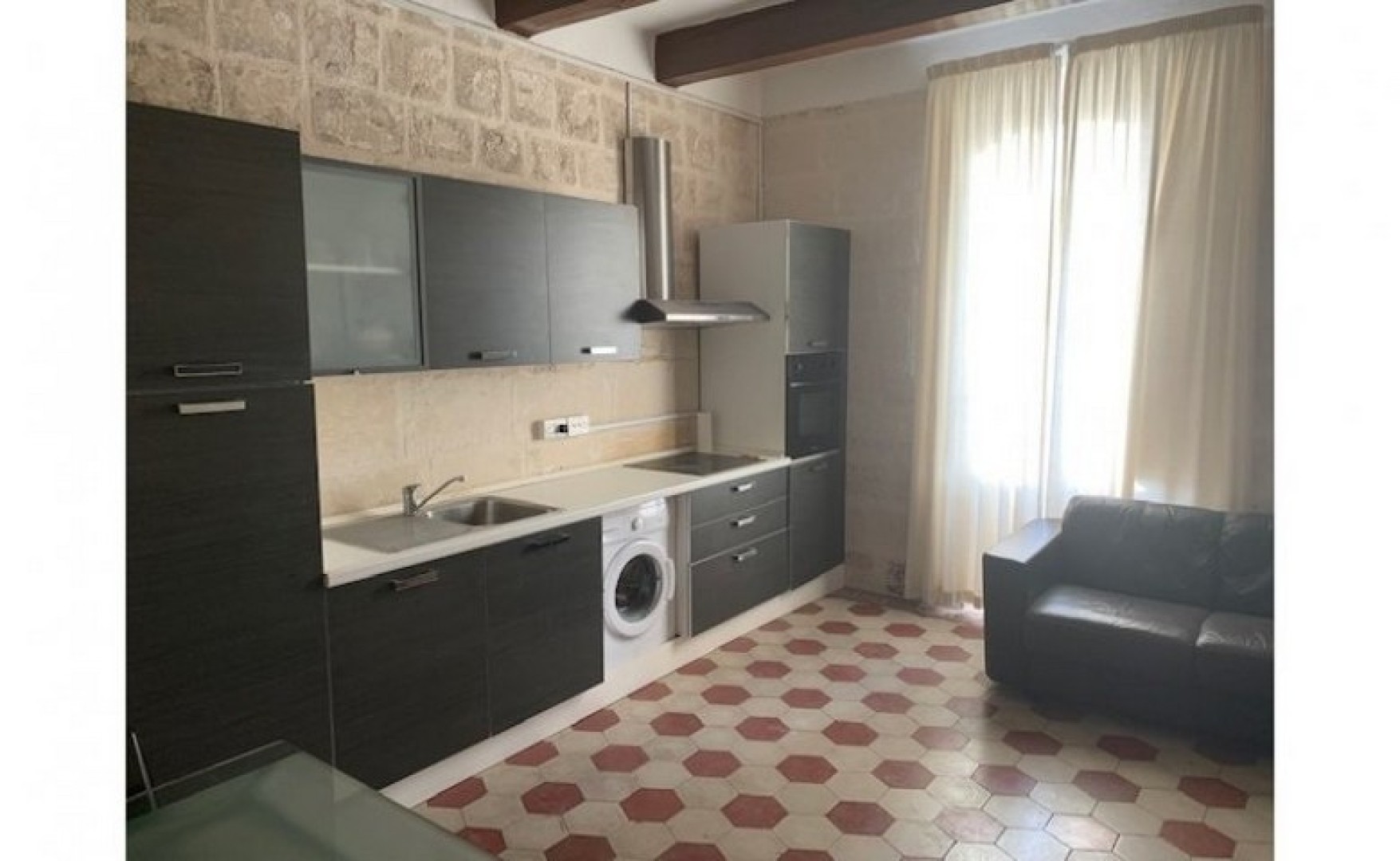 Estate agents Malta: x18 one bedroom apartments for rent in Valletta