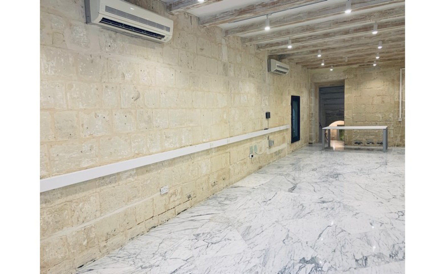 Offices for rent Malta: Valletta 330sqm Palazzo Office with Own Entrance