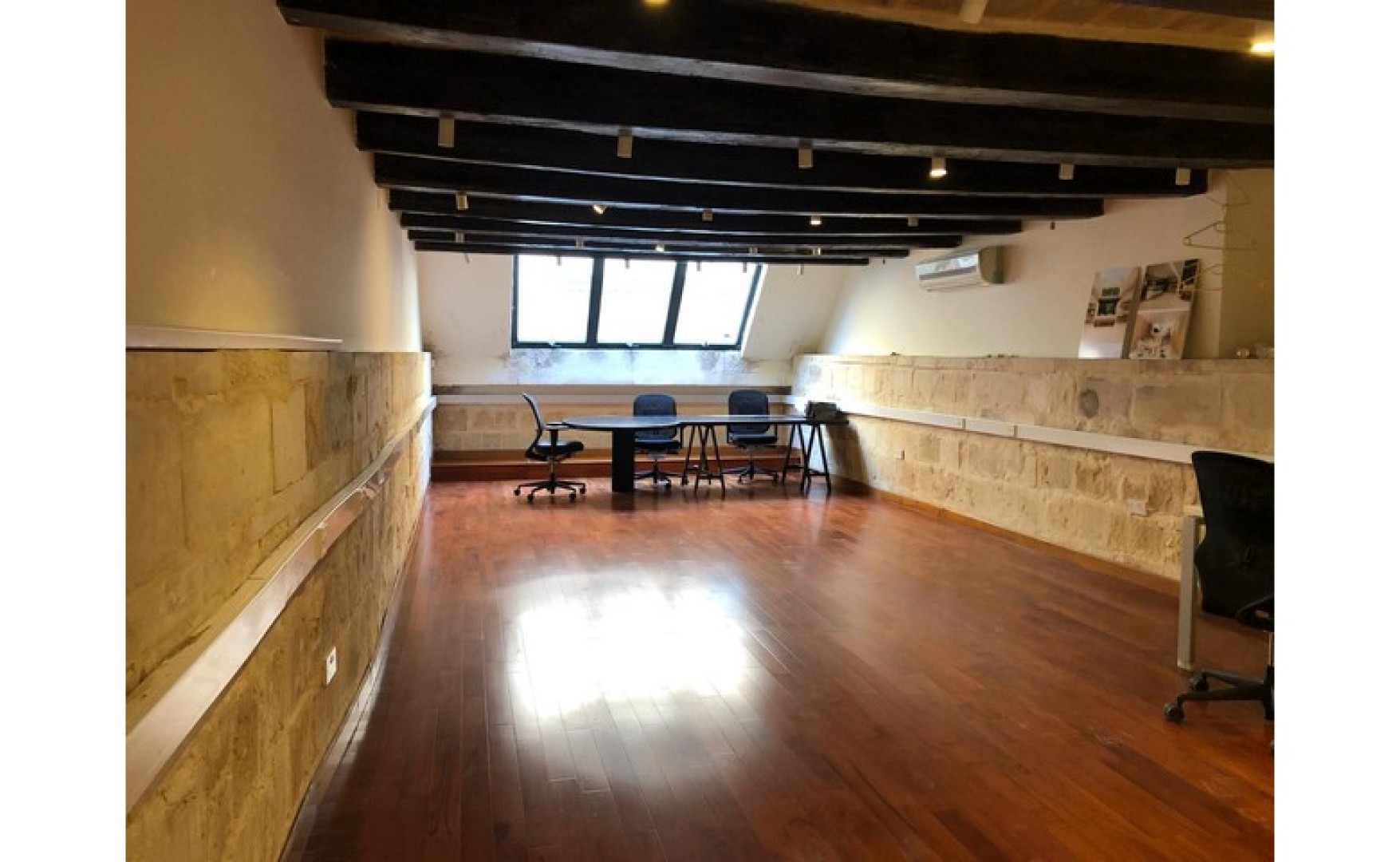 Offices for rent Malta: Valletta 330sqm Palazzo Office with Own Entrance