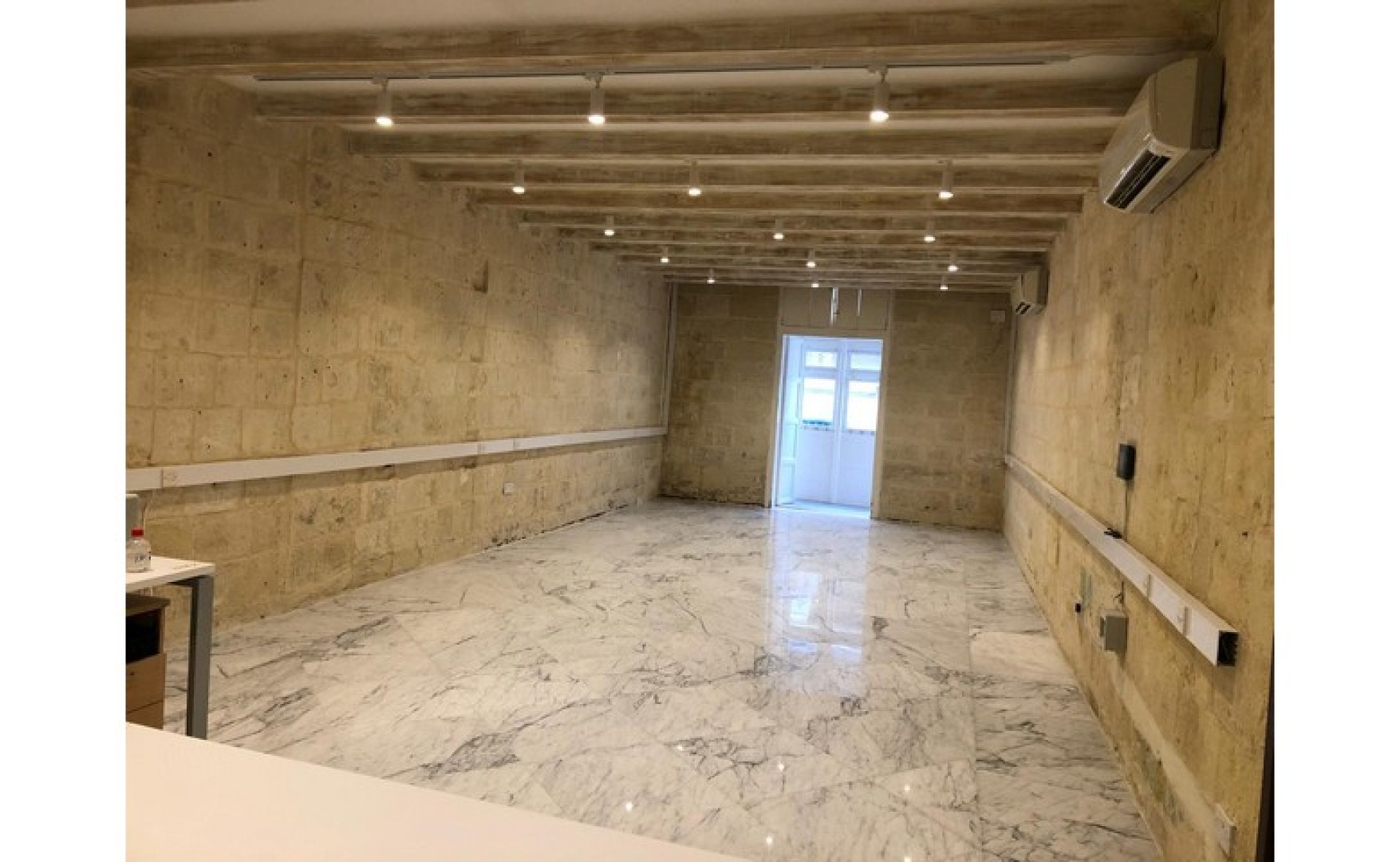 Offices for rent Malta: Valletta 330sqm Palazzo Office with Own Entrance