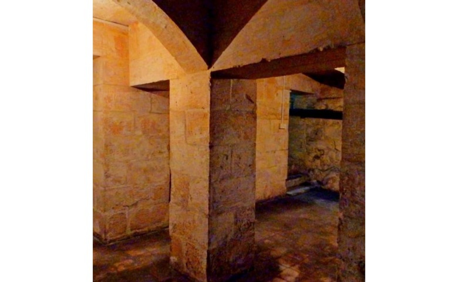 Shop to let in Malta: Bormla class 4B property for rent