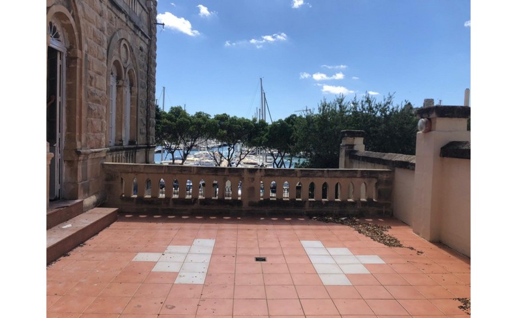 Beautiful Seafront Palazzo Over looking the Marina with a Large Terrace