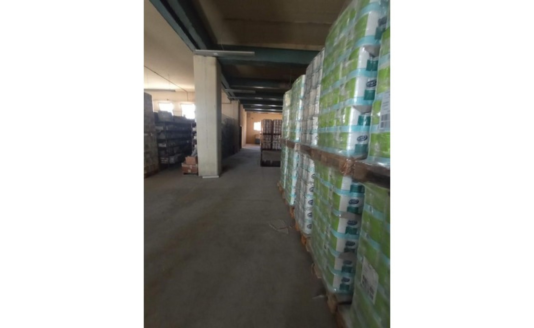 Estate agents Malta: Qormi 800sqm warehouse for rent