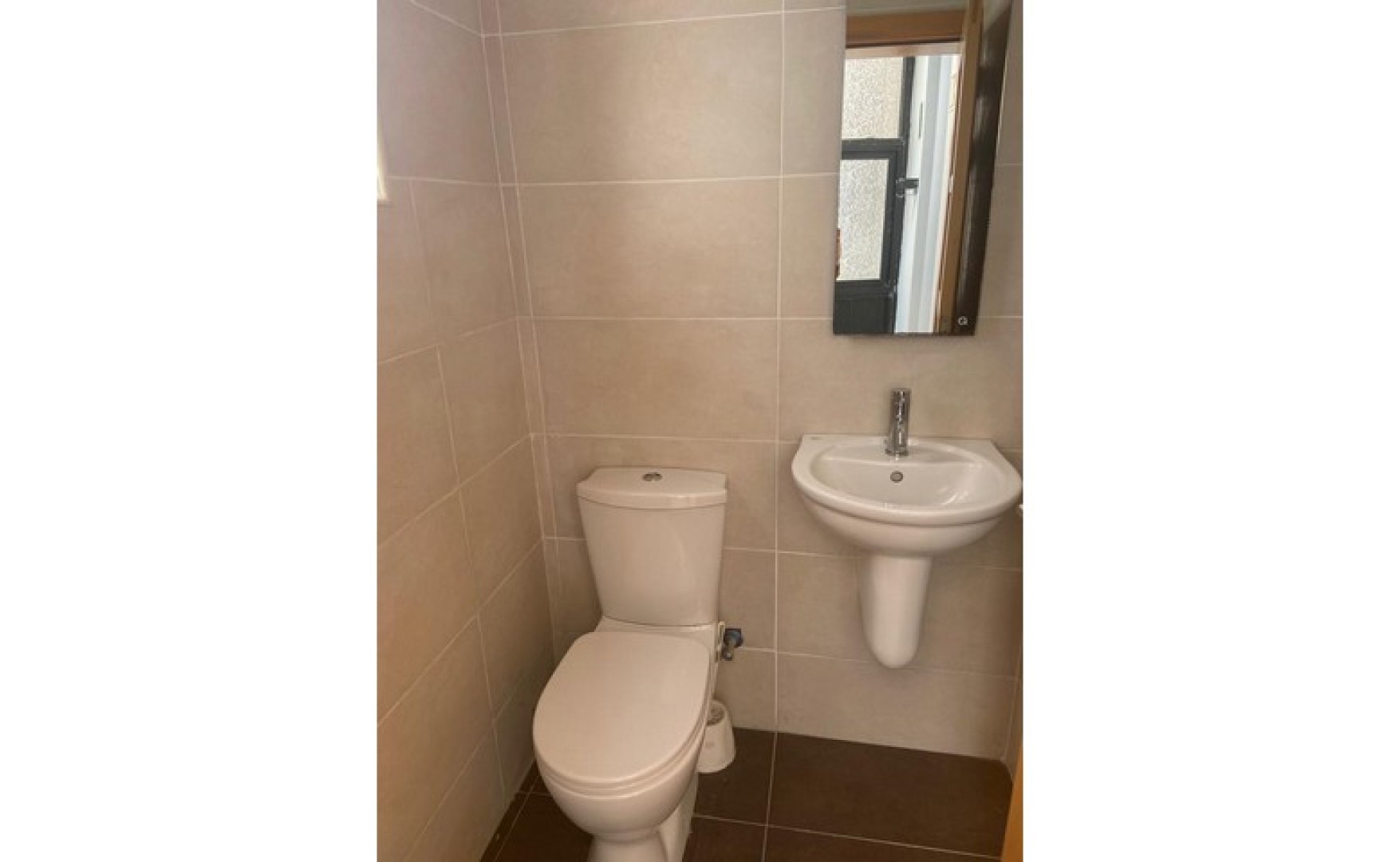 Offices to let Malta: 80sqm first floor office to let in Marsa