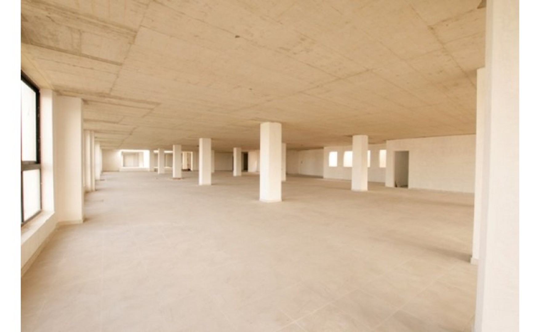 1300sqm open plan office for rent