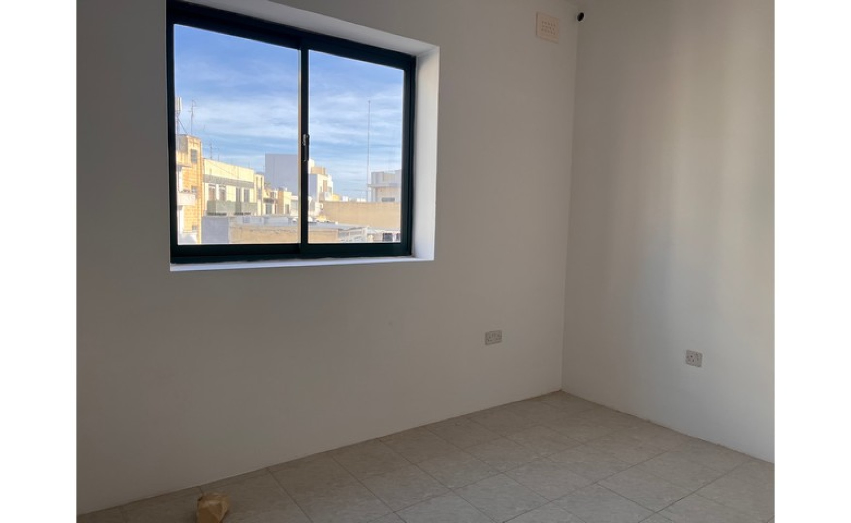 Shop /Office to let Malta: San Gwann 120sqm commercial premises