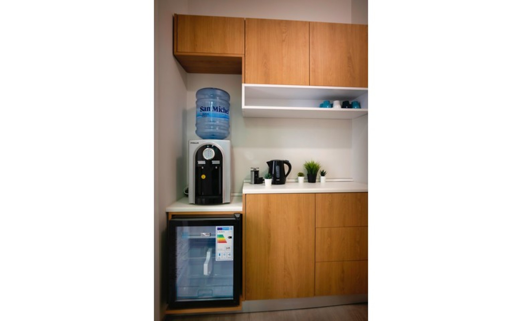 Office to let Malta: Qormi office desk for rent for 1 person