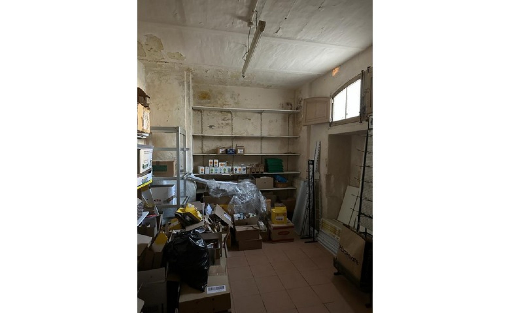 Shops for rent in Malta: Hamrun 100sqm premises to let on the main road