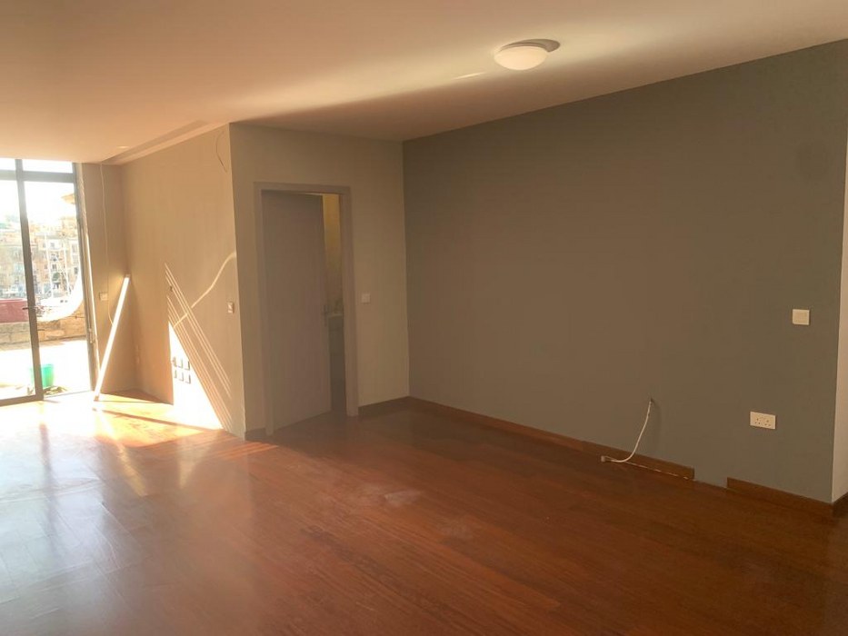 136sqm penthouse office for rent in Birgu