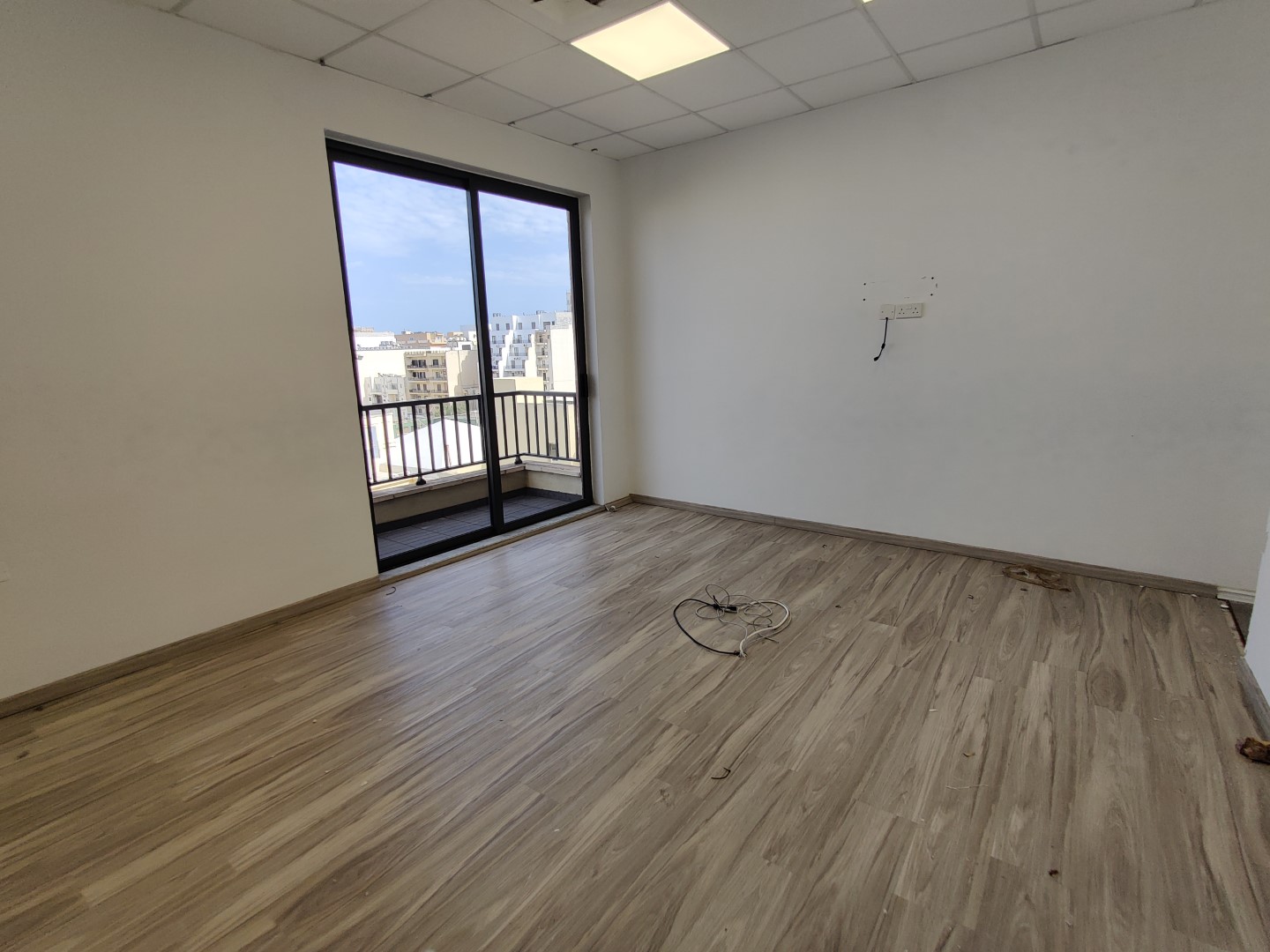 Office for rent Malta: 185sqm commercial premises to let in Sliema