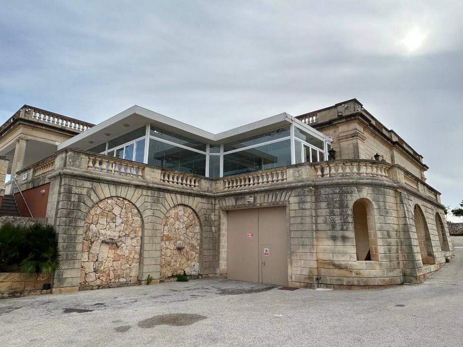 Exclusive Wardija Villa with Expansive Gardens