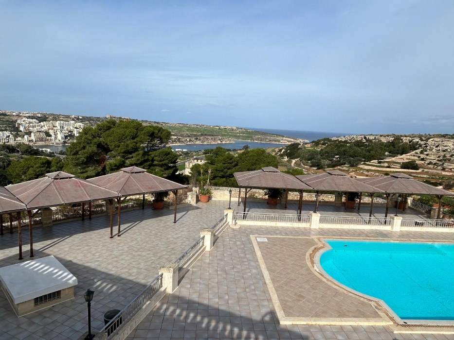Exclusive Wardija Villa with Expansive Gardens