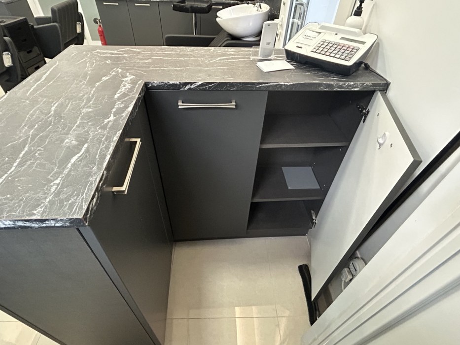 Shop to let Malta: St Julian's street level shop / office to rent