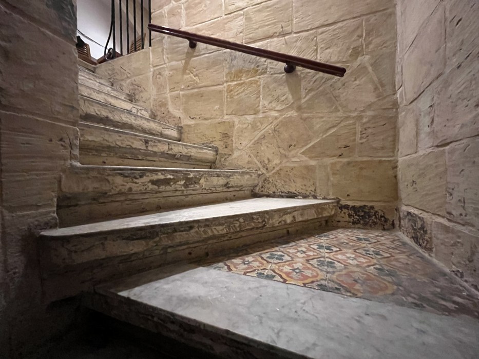 Historic Valletta Studio with Maltese Balcony Near St. John's Co-Cathedral