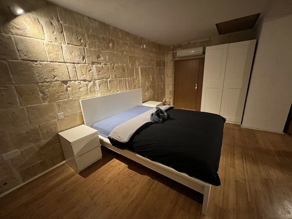 Historic Valletta Studio with Maltese Balcony Near St. John's Co-Cathedral