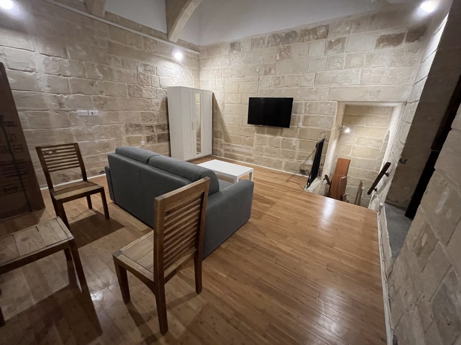Historic Valletta Studio with Maltese Balcony Near St. John's Co-Cathedral