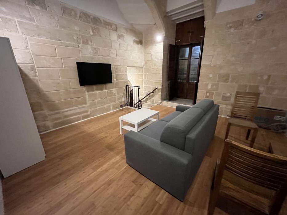 Historic Valletta Studio with Maltese Balcony Near St. John's Co-Cathedral