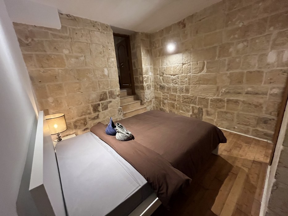 Historic Valletta Studio with Maltese Balcony Near St. John's Co-Cathedral
