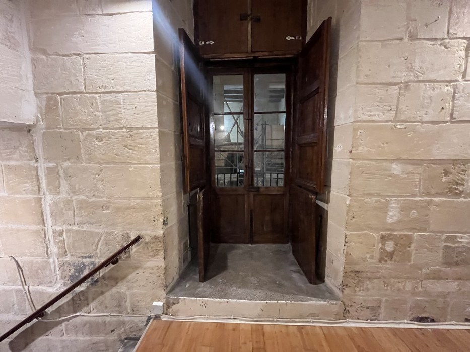 Historic Valletta Studio with Maltese Balcony Near St. John's Co-Cathedral