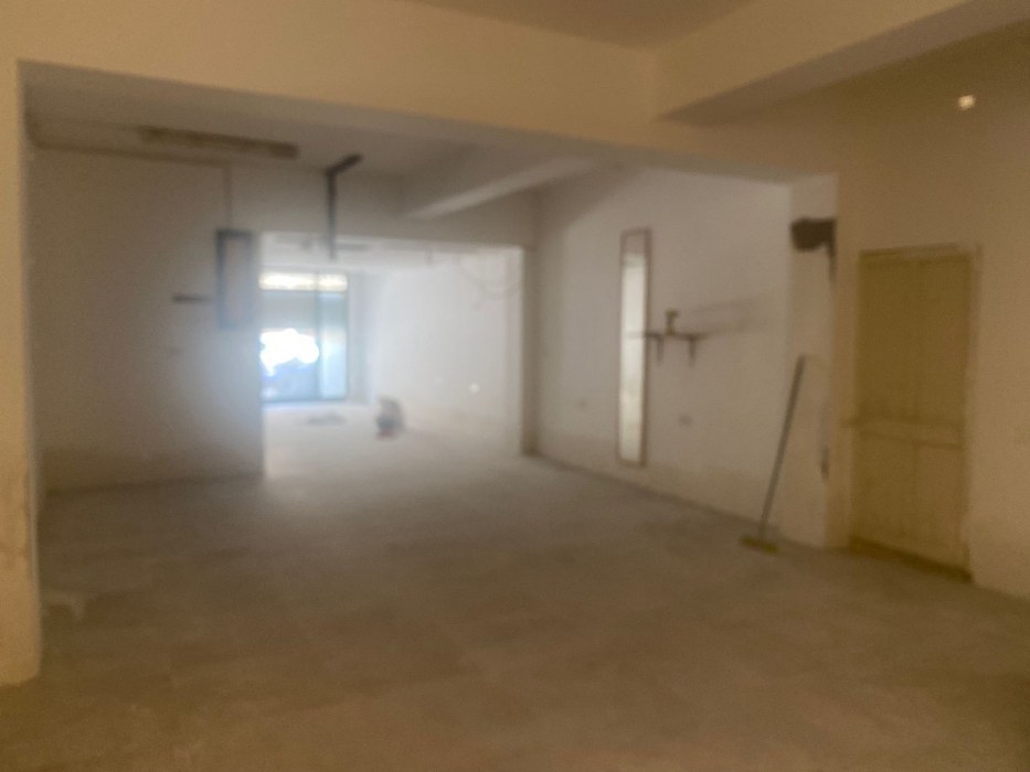90sqm commercial shop in Fgura with 4B permits