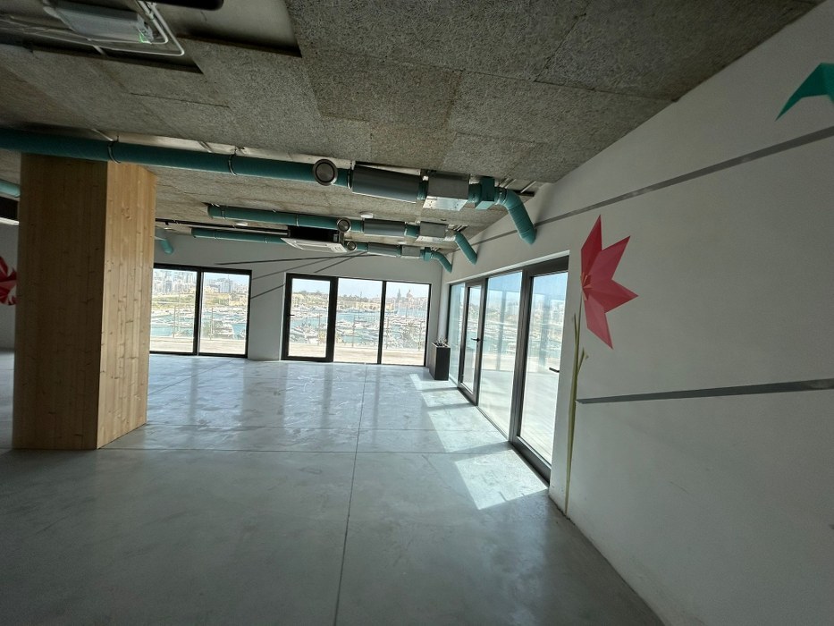 Offices for rent in Malta: Ta' Xbiex 473sqm premises for rent on the Seafront