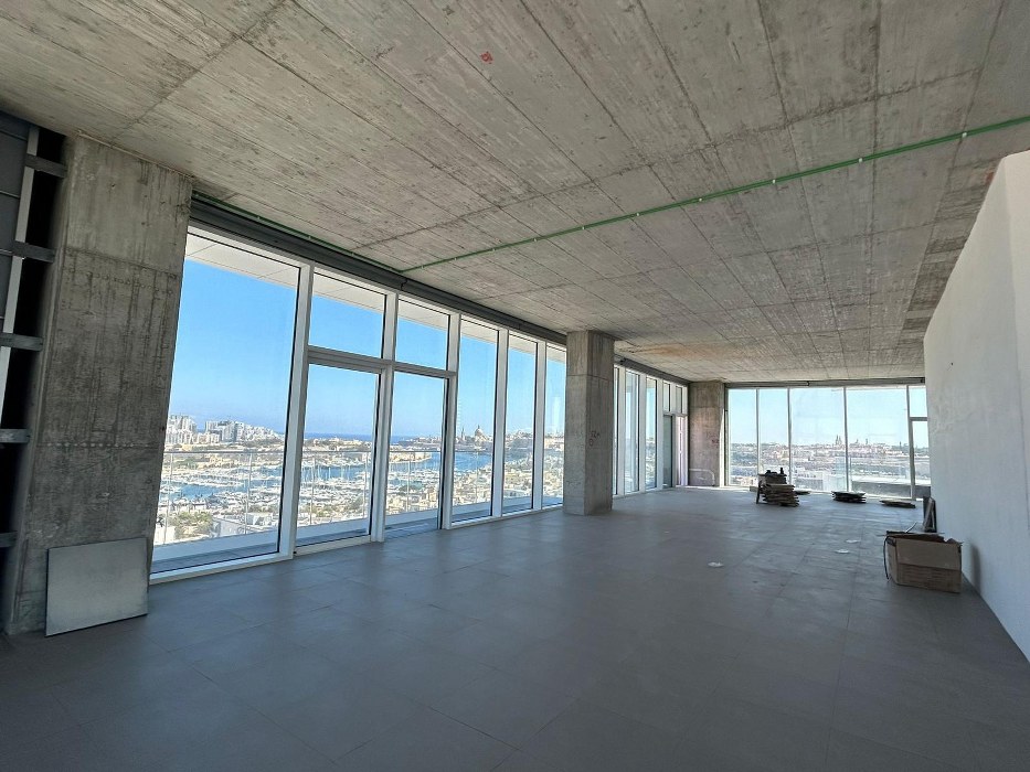 Office for rent in Ta xbiex that consists of 208sqm for rent