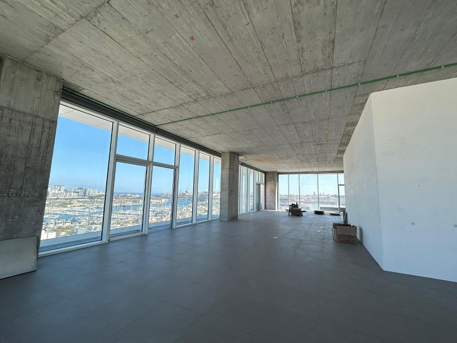 Office for rent in Ta xbiex that consists of 208sqm for rent